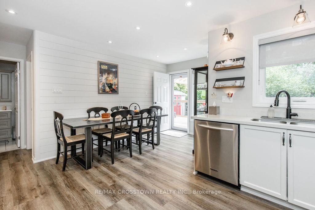 Photo 20 of 57 Forest Dale Drive, Barrie, Little Lake — HOMEH
