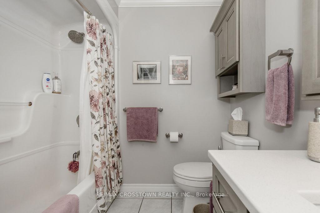 Photo 26 of 57 Forest Dale Drive, Barrie, Little Lake — HOMEH