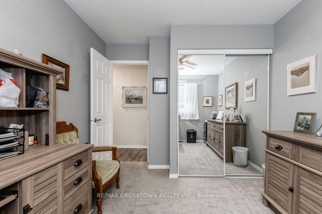 Photo 32 of 57 Forest Dale Drive, Barrie, Little Lake — HOMEH