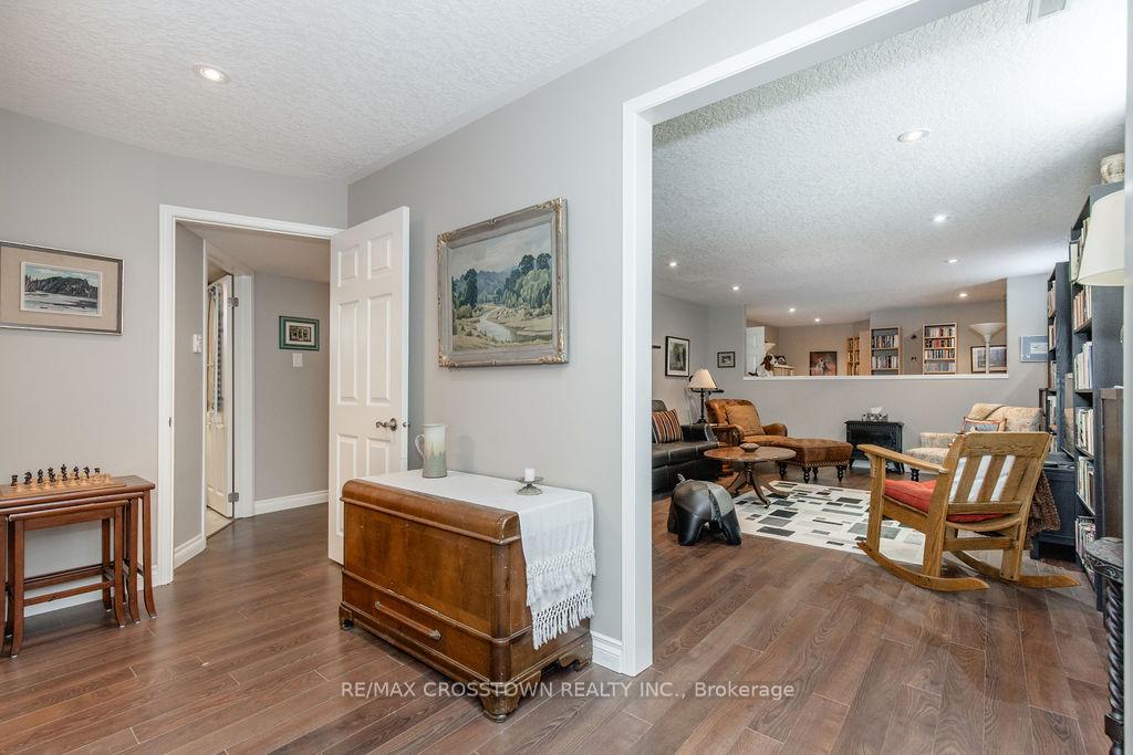 Photo 34 of 57 Forest Dale Drive, Barrie, Little Lake — HOMEH