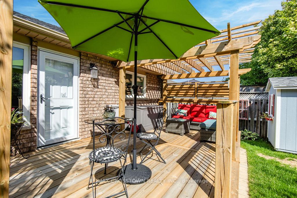 Photo 41 of 57 Forest Dale Drive, Barrie, Little Lake — HOMEH
