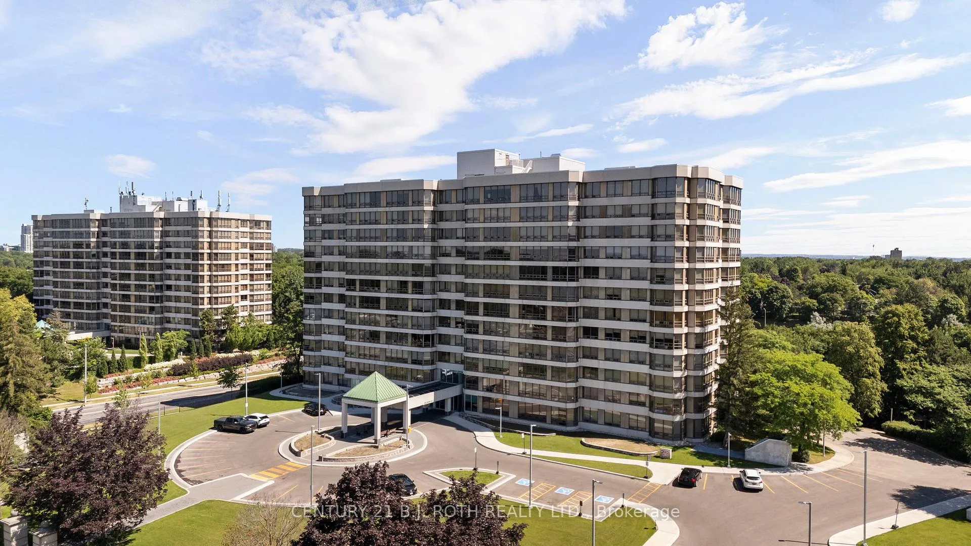 Front of Unit 307, 320 Mill Street S