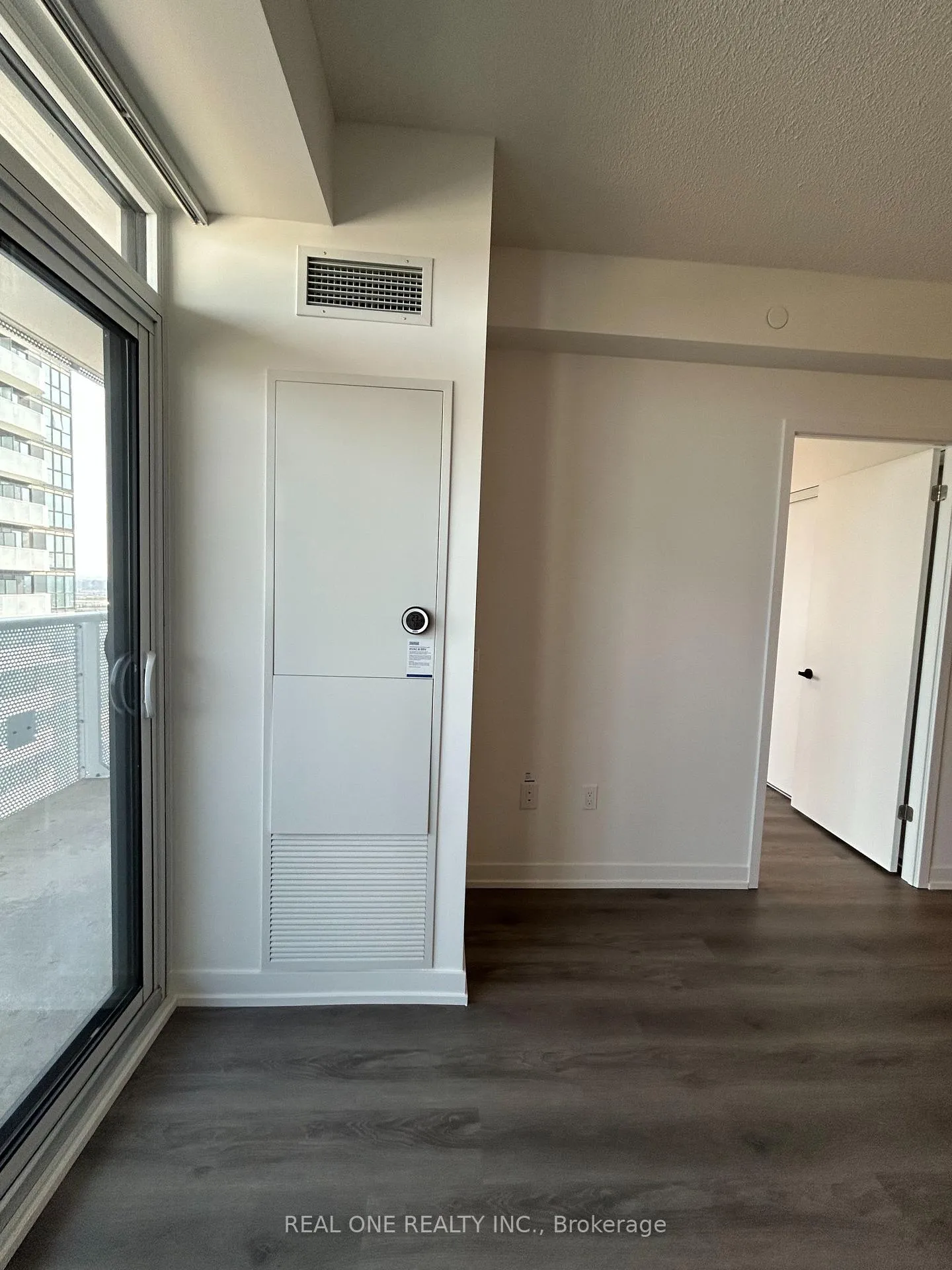 Photo 19 of Unit 3105, 225 Commerce Street, Vaughan, Vaughan Corporate Centre — HOMEH