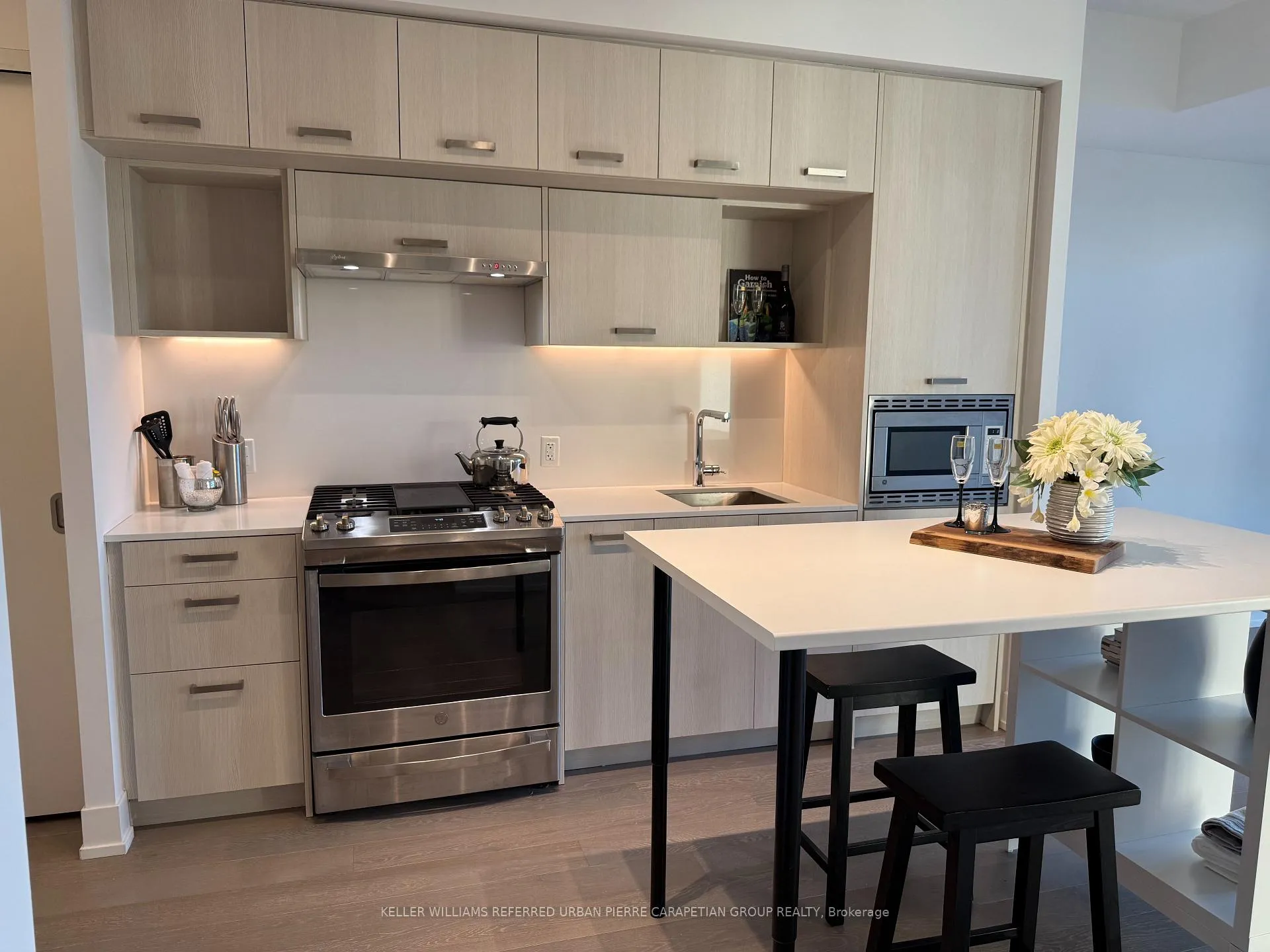 Photo 4 of Unit 504, 1331 Queen Street E, Toronto, Greenwood-Coxwell — HOMEH