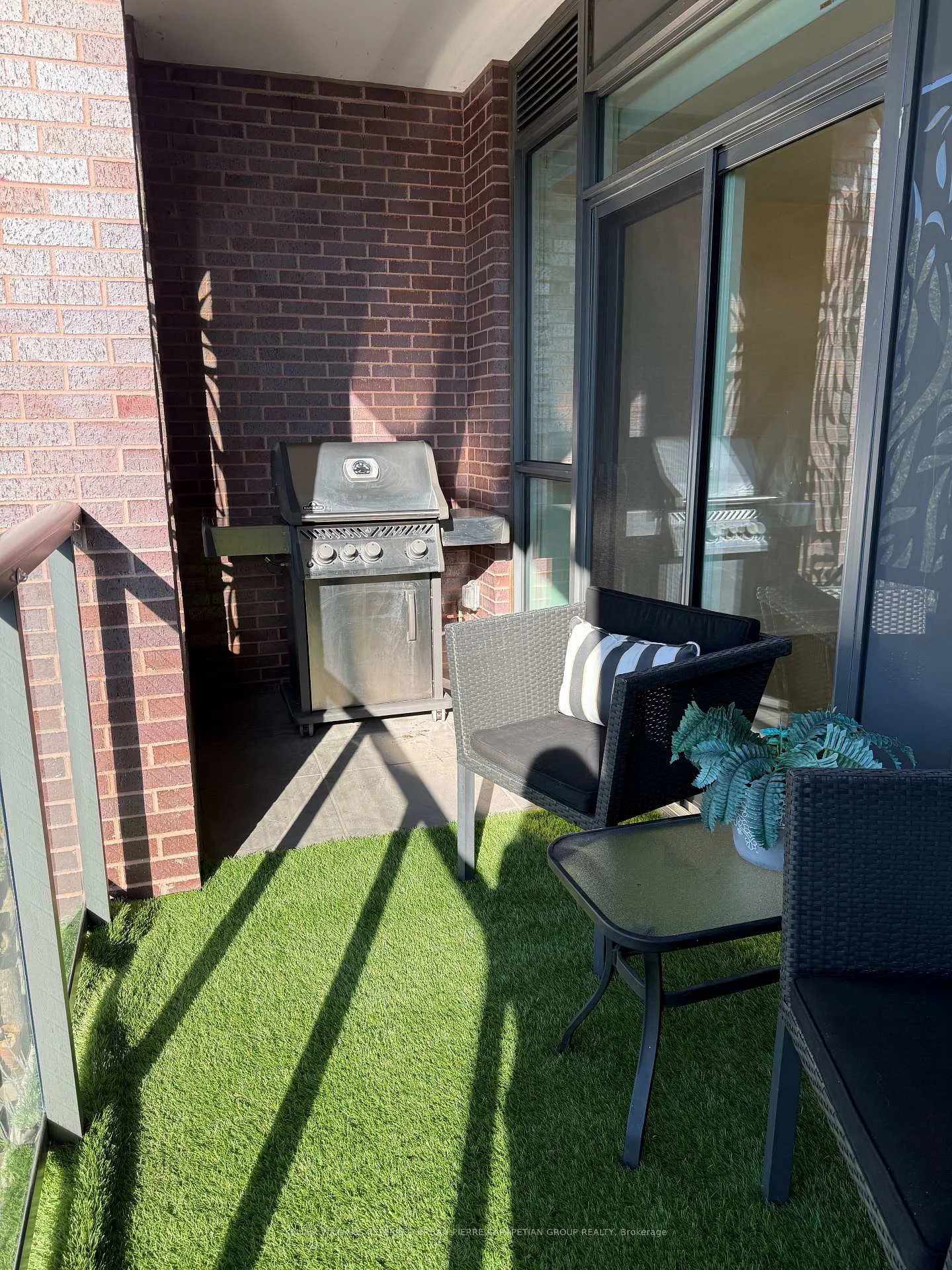 Photo 9 of Unit 504, 1331 Queen Street E, Toronto, Greenwood-Coxwell — HOMEH