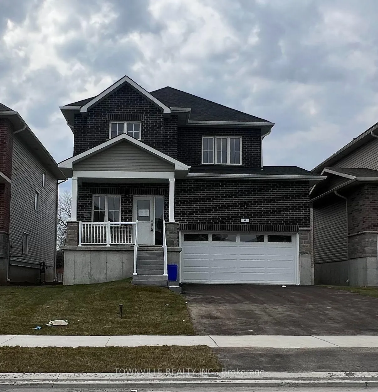 Photo 1 of 9 Bradden Crescent, Belleville, Belleville Ward — HOMEH