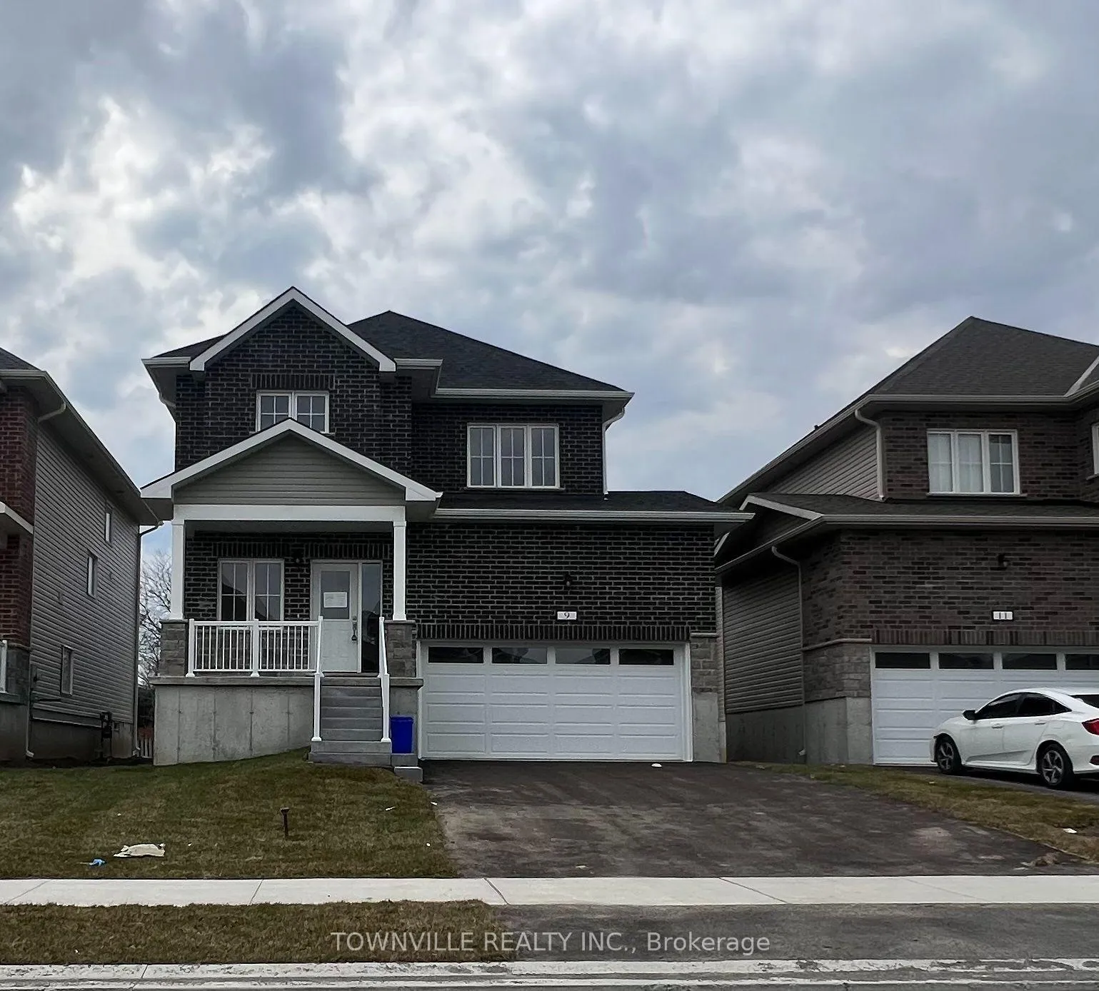 Photo 2 of 9 Bradden Crescent, Belleville, Belleville Ward — HOMEH