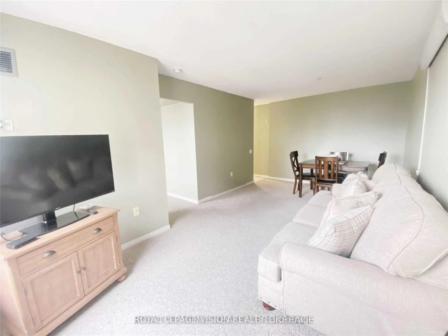 Photo 2 of Unit 802, 11 Thorncliffe Park Drive, Toronto, Thorncliffe Park — HOMEH