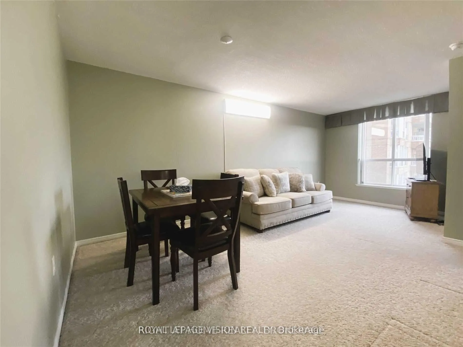 Photo 3 of Unit 802, 11 Thorncliffe Park Drive, Toronto, Thorncliffe Park — HOMEH
