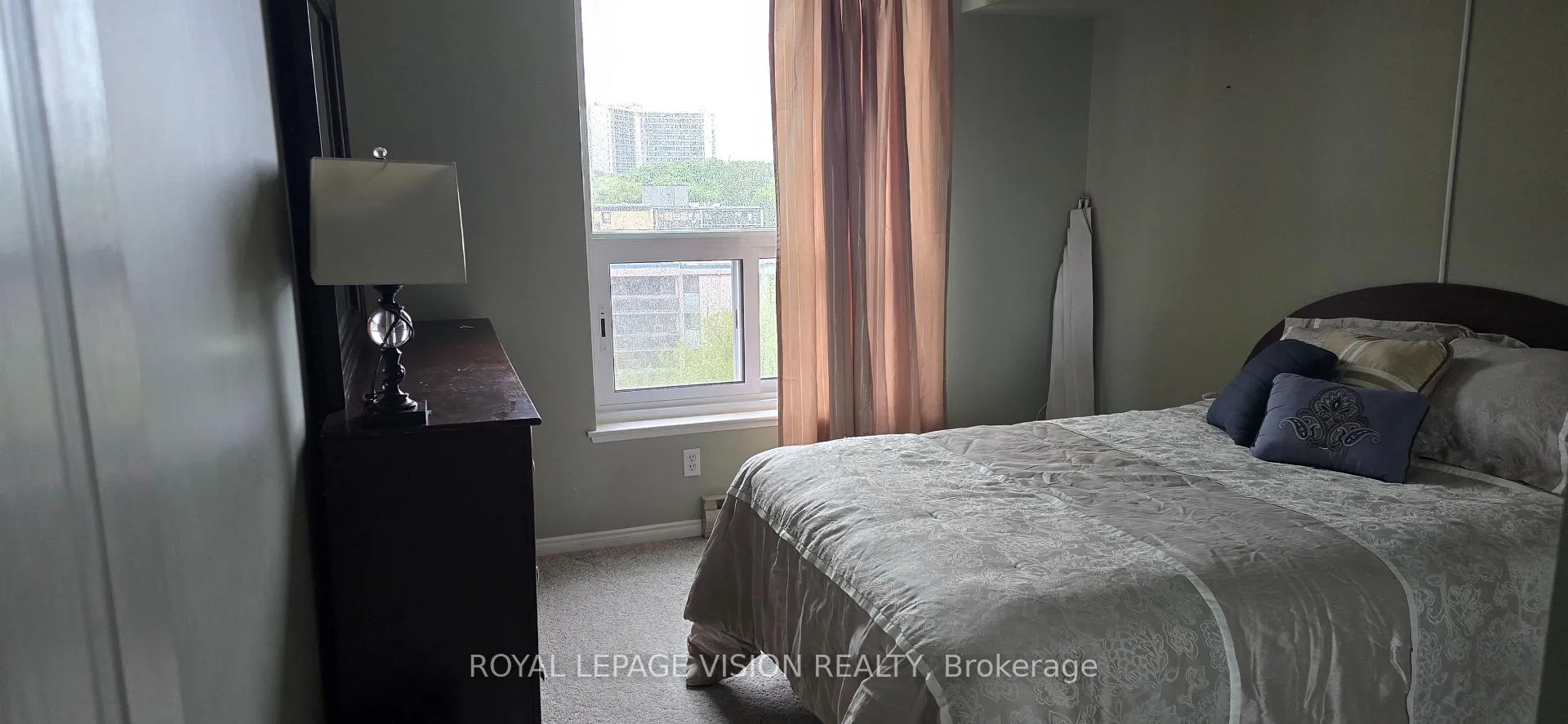 Photo 5 of Unit 802, 11 Thorncliffe Park Drive, Toronto, Thorncliffe Park — HOMEH