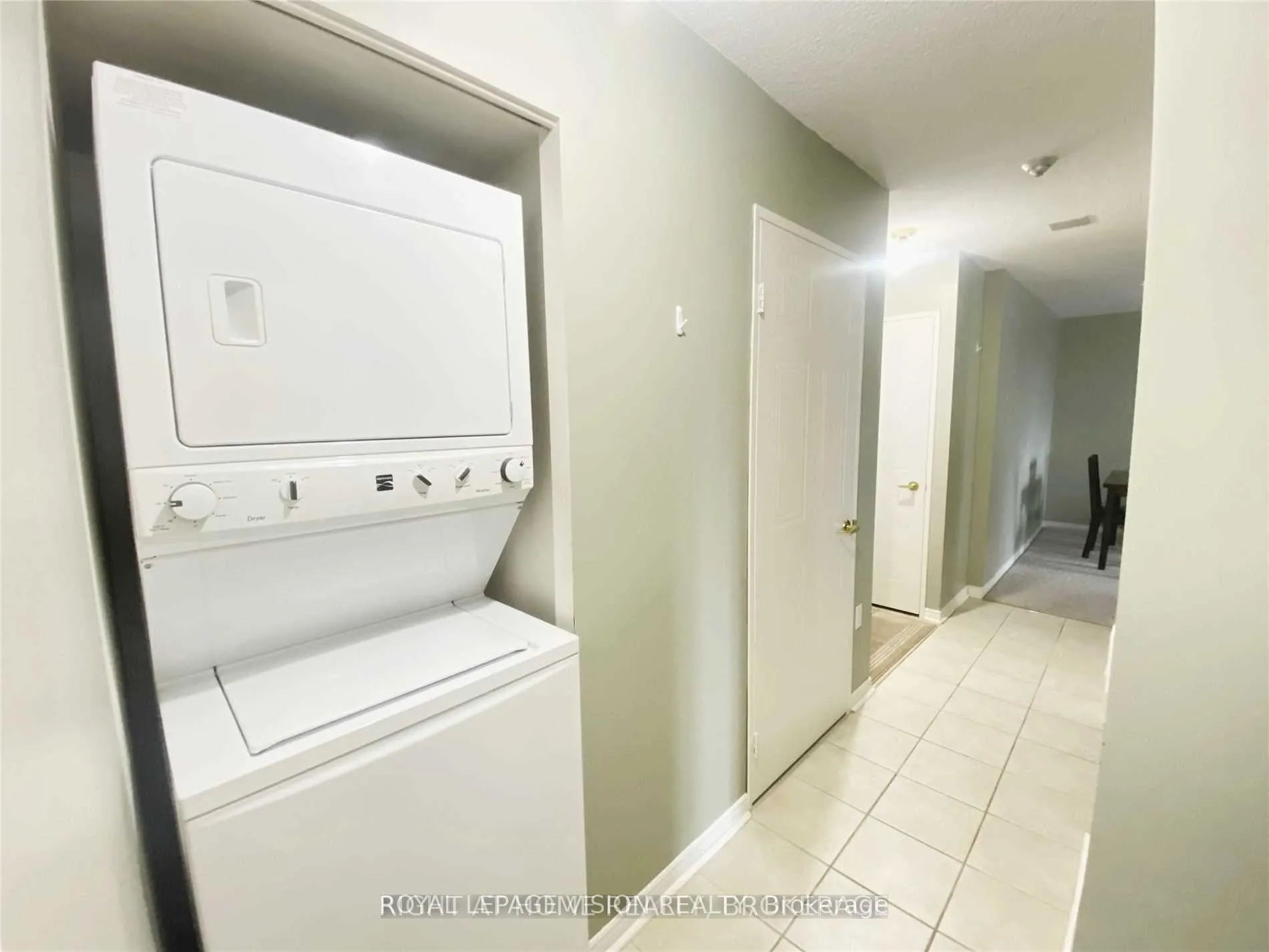 Photo 7 of Unit 802, 11 Thorncliffe Park Drive, Toronto, Thorncliffe Park — HOMEH