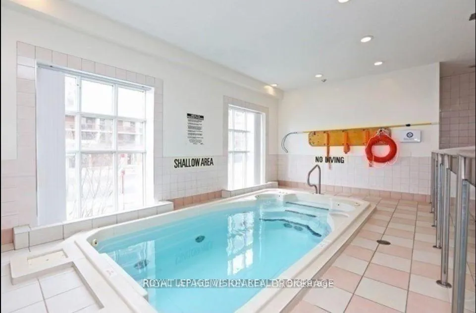 Photo 10 of Unit 802, 11 Thorncliffe Park Drive, Toronto, Thorncliffe Park — HOMEH