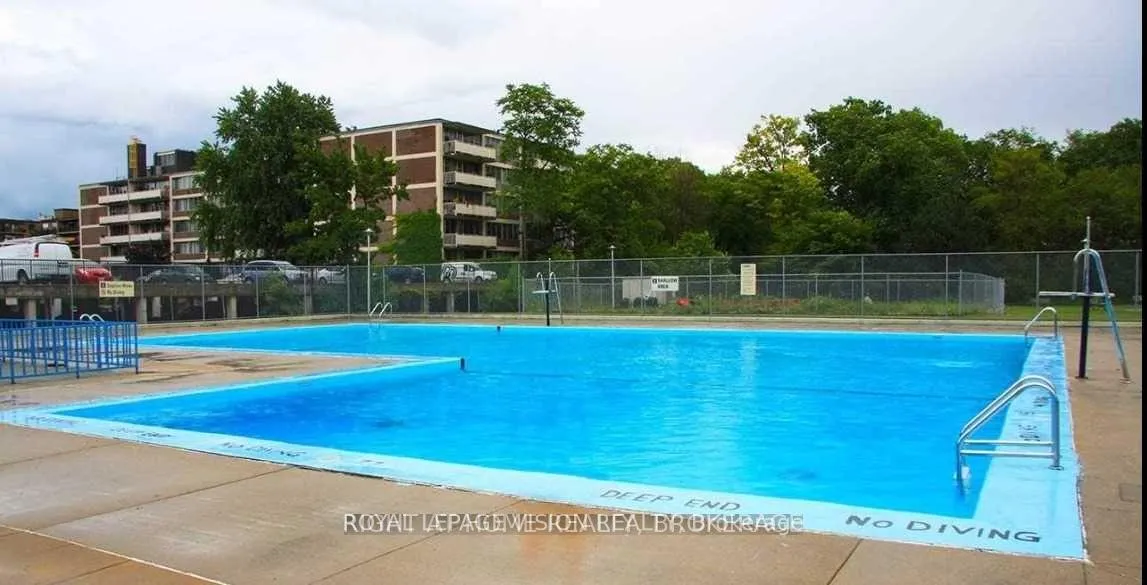 Photo 12 of Unit 802, 11 Thorncliffe Park Drive, Toronto, Thorncliffe Park — HOMEH