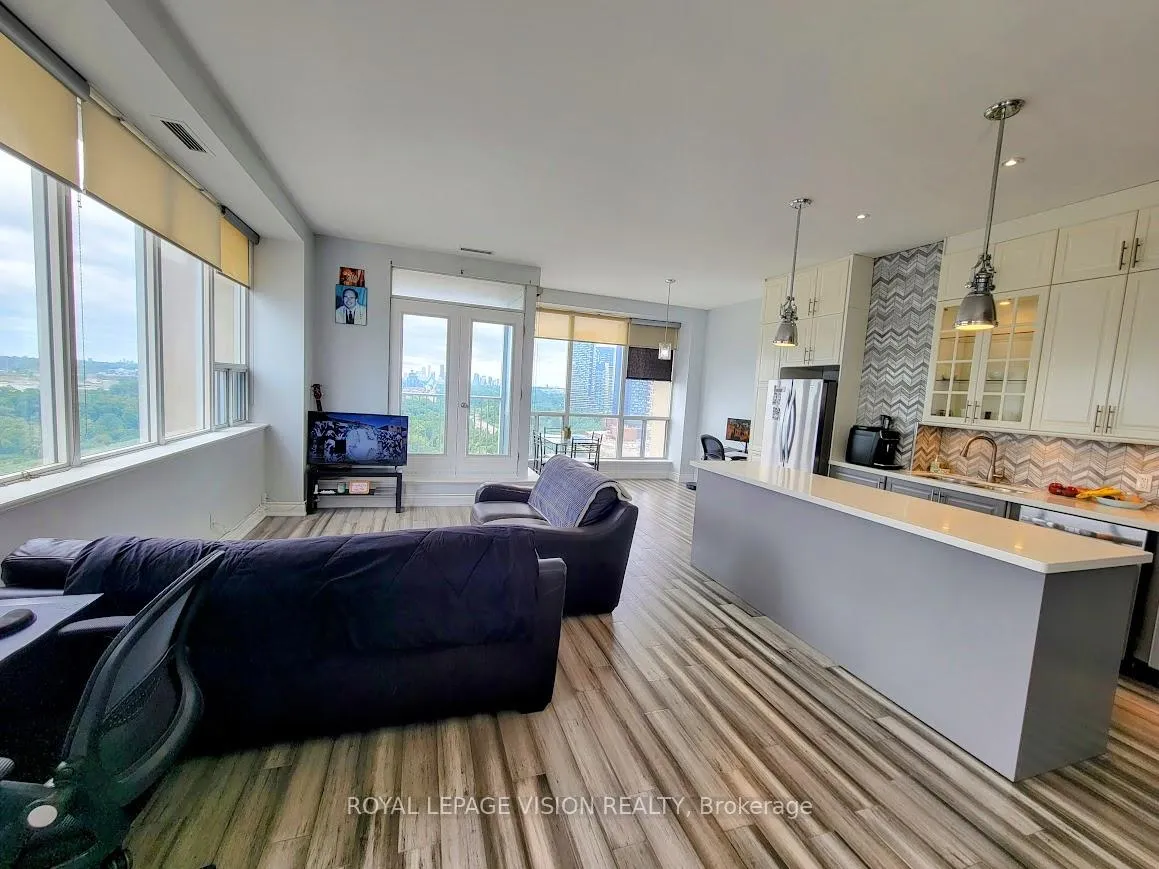 Photo 6 of Unit 1402, 797 Don Mills Road, Toronto, Flemingdon Park — HOMEH