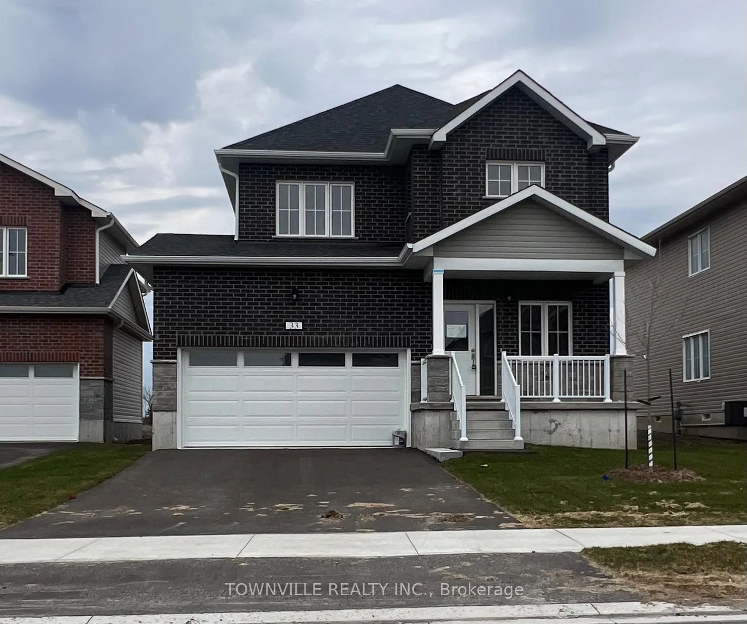 Photo 1 of 33 Bradden Crescent, Belleville, Belleville Ward — HOMEH