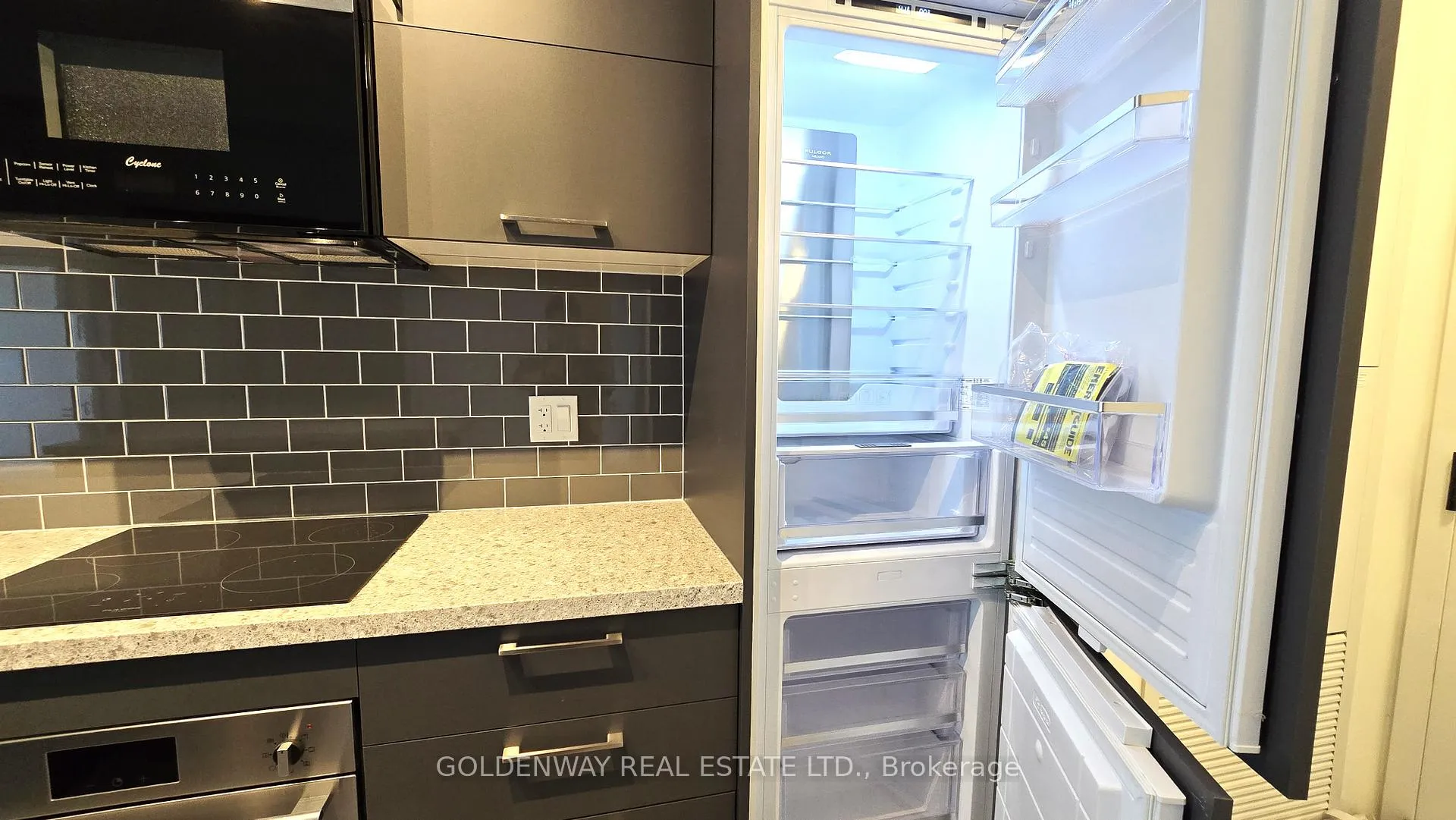 Photo 7 of Unit 2003, 38 Andre De Grasse Street, Markham, Unionville — HOMEH