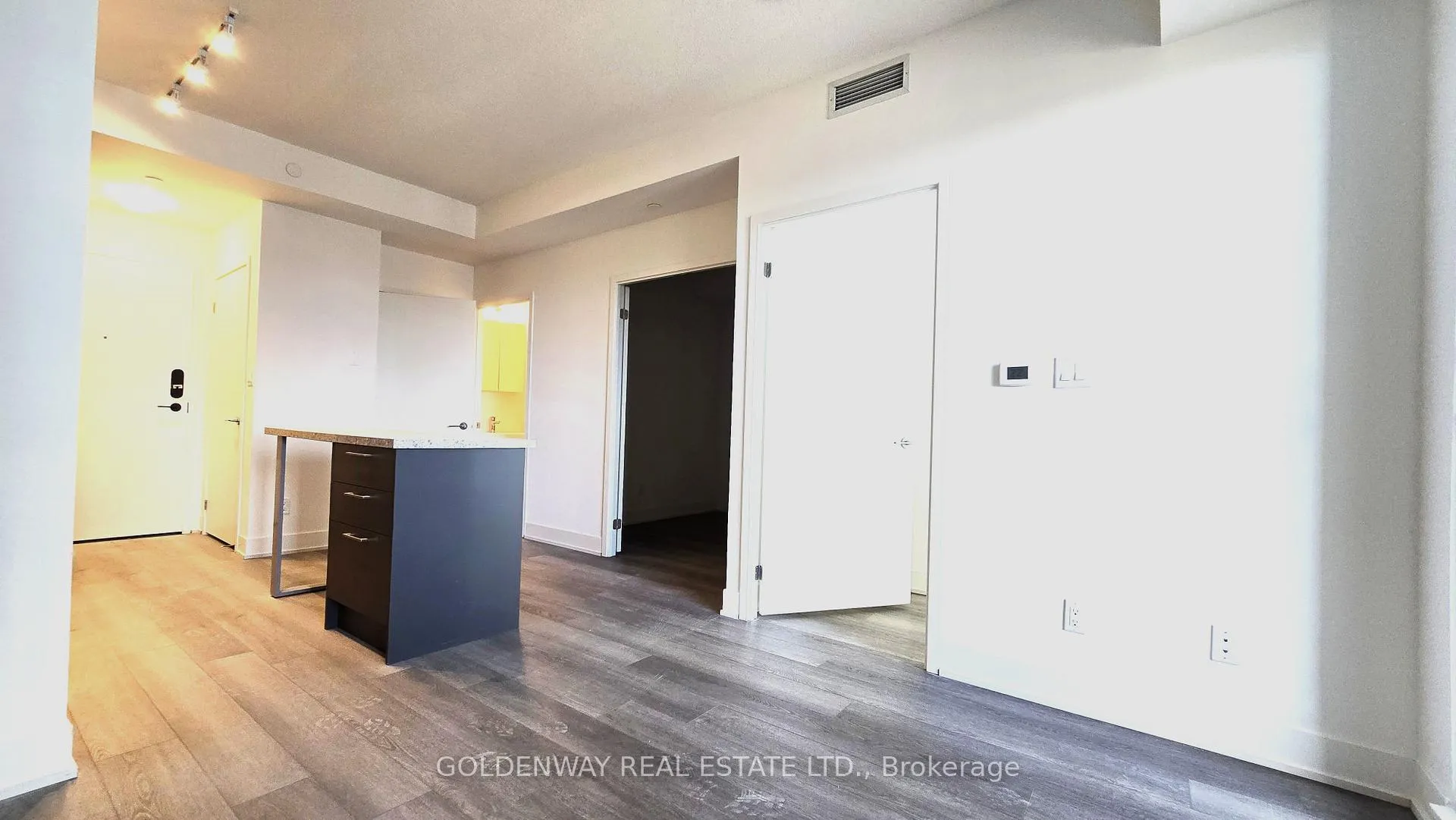 Photo 8 of Unit 2003, 38 Andre De Grasse Street, Markham, Unionville — HOMEH