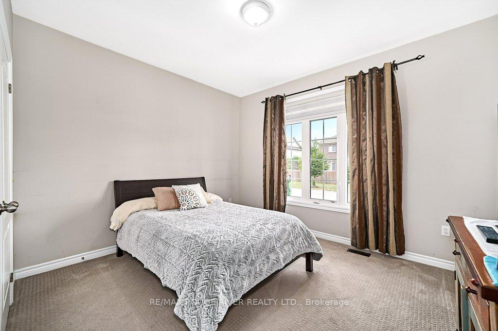 Photo 10 of 51 Elmer Adams Drive, Clarington, Courtice — HOMEH