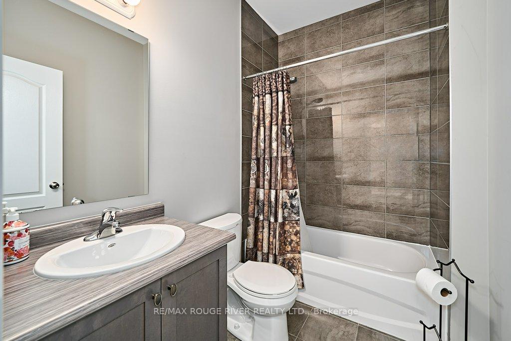 Photo 11 of 51 Elmer Adams Drive, Clarington, Courtice — HOMEH