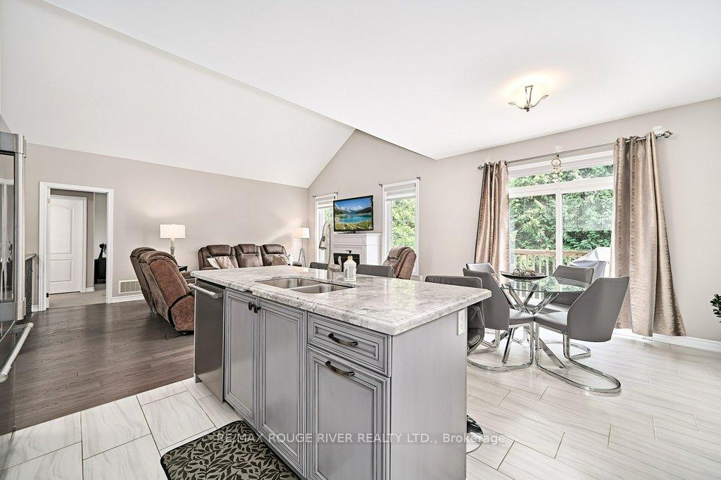 Photo 22 of 51 Elmer Adams Drive, Clarington, Courtice — HOMEH