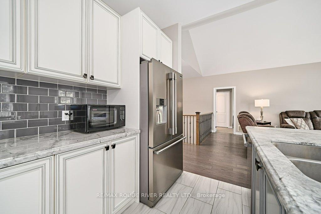 Photo 23 of 51 Elmer Adams Drive, Clarington, Courtice — HOMEH