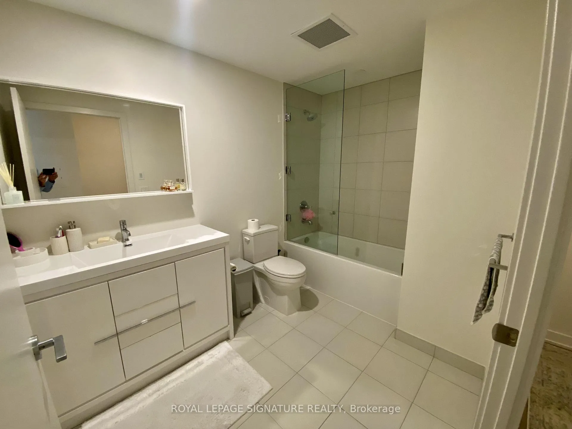 Photo 8 of Unit 1313, 212 King Williams Street, Hamilton, Dundas — HOMEH