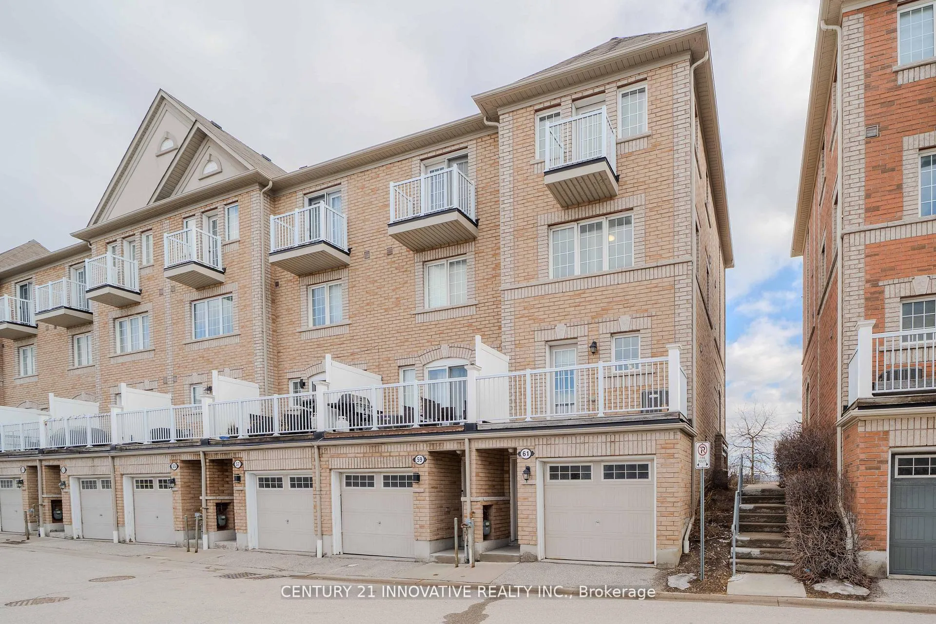 Photo 2 of 61 Cooperage Lane, Ajax, Central — HOMEH