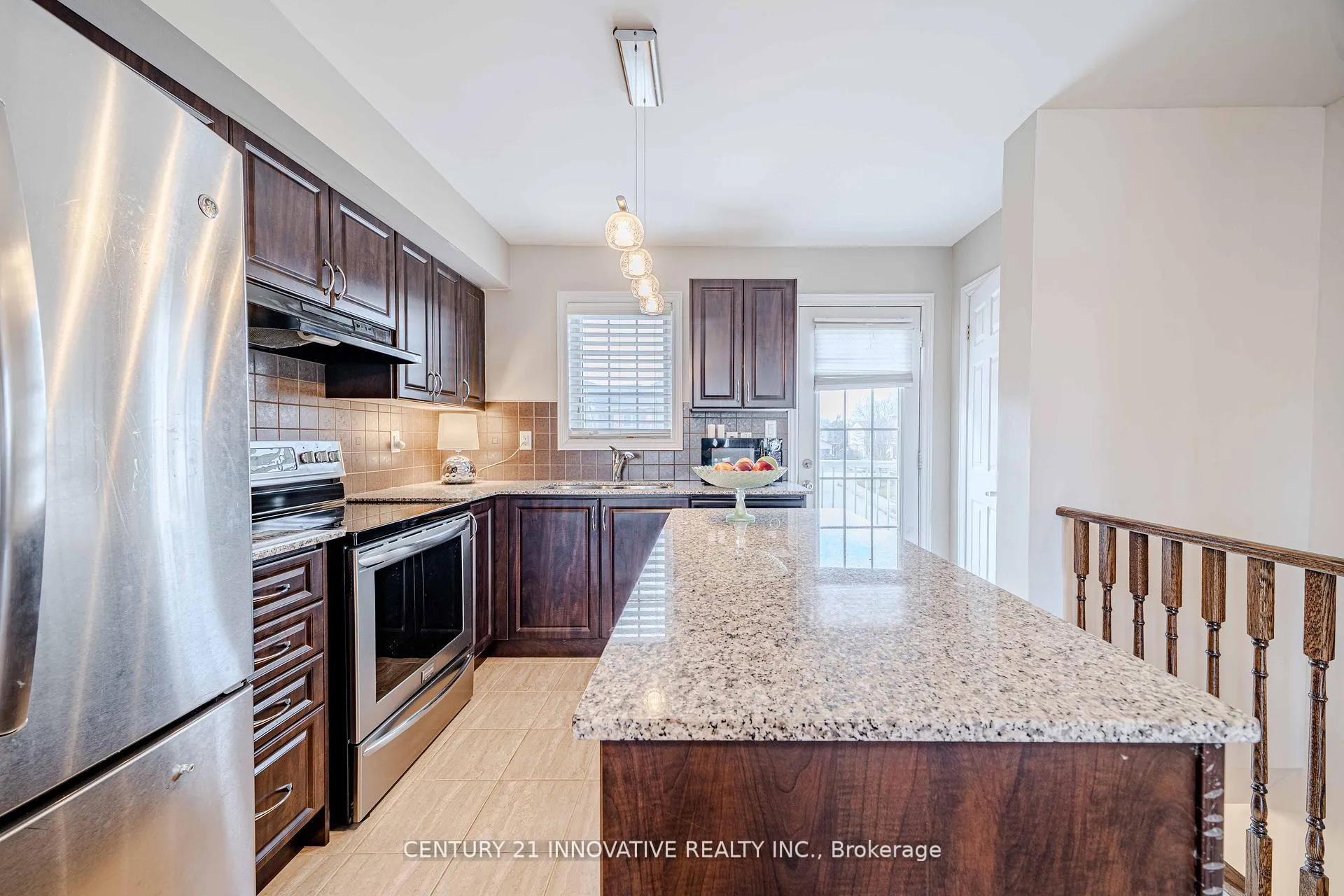 Photo 5 of 61 Cooperage Lane, Ajax, Central — HOMEH