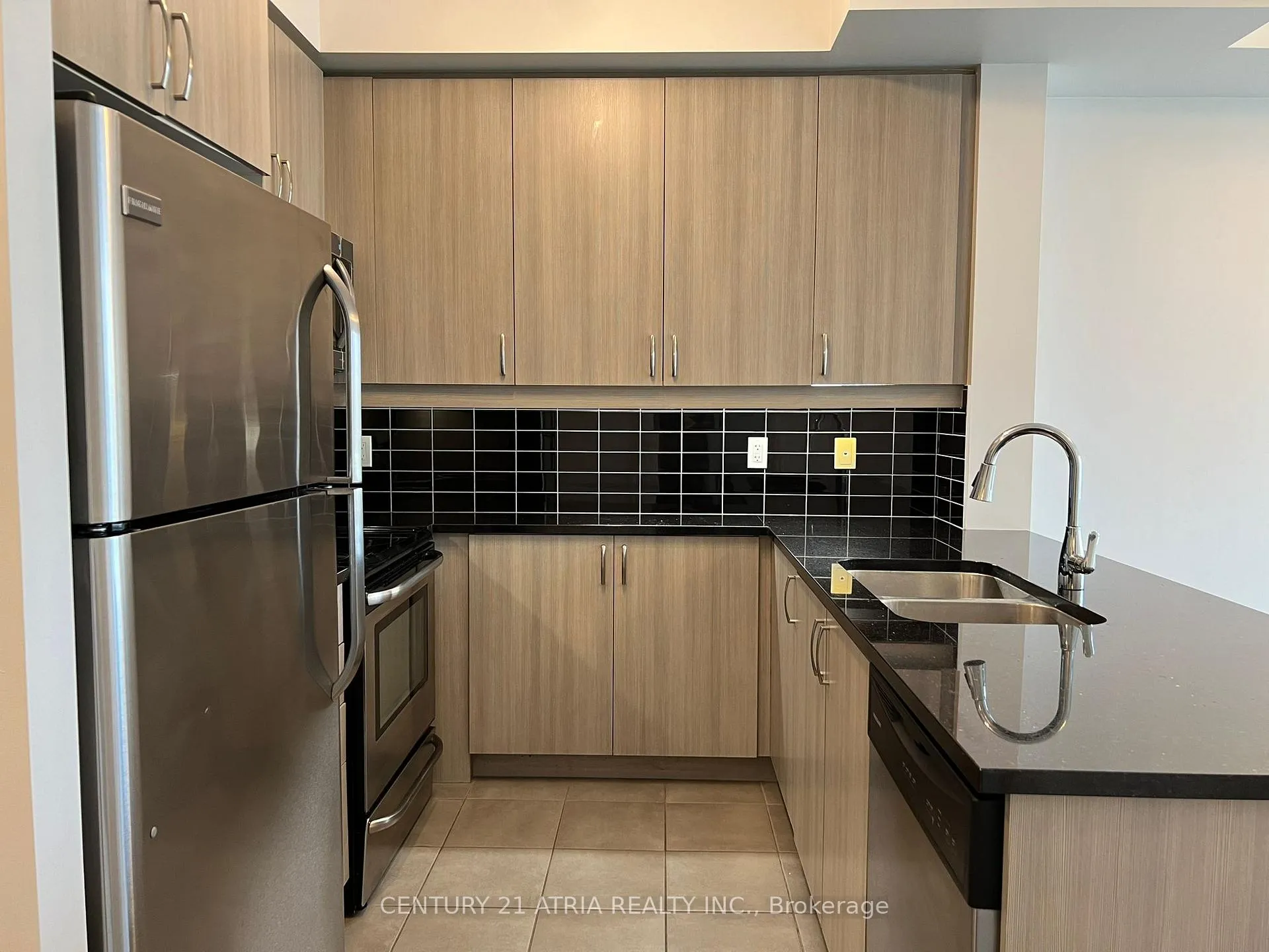 Photo 3 of Unit 403, 8110 Birchmount Road, Markham, Unionville — HOMEH