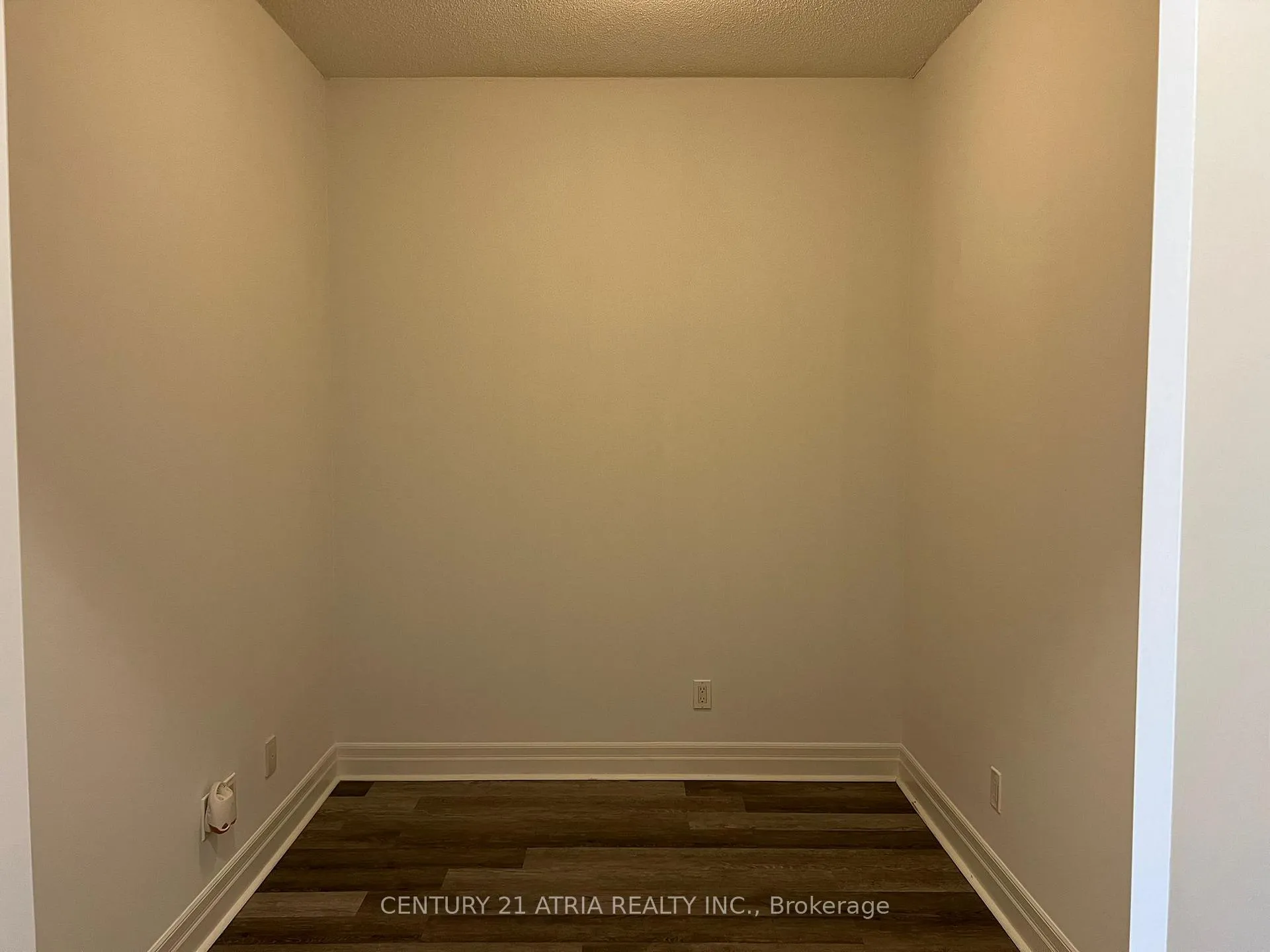 Photo 8 of Unit 403, 8110 Birchmount Road, Markham, Unionville — HOMEH