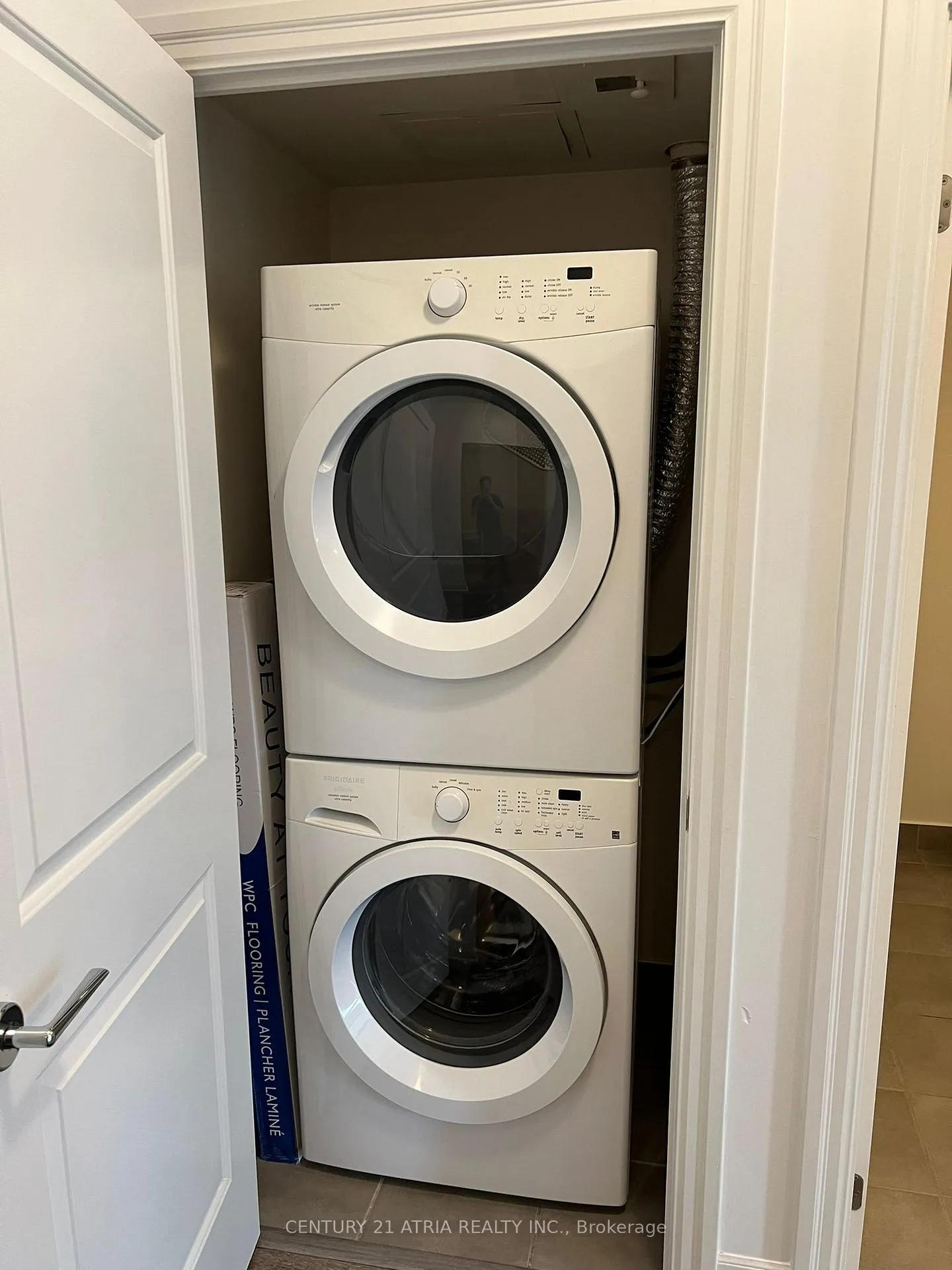 Photo 11 of Unit 403, 8110 Birchmount Road, Markham, Unionville — HOMEH