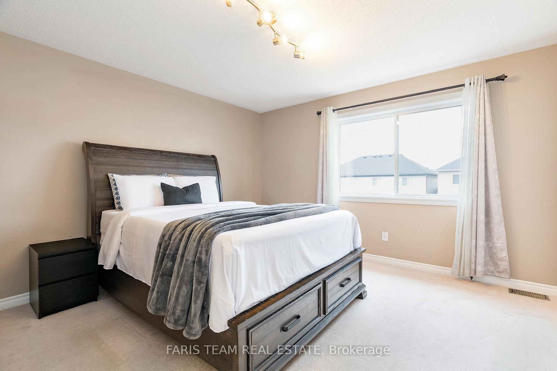 Photo 10 of 165 Banting Crescent, Essa, Angus — HOMEH