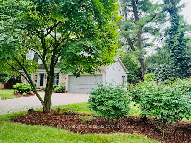 Photo 3 of 206 Rossmore Boulevard, Burlington, Roseland — HOMEH