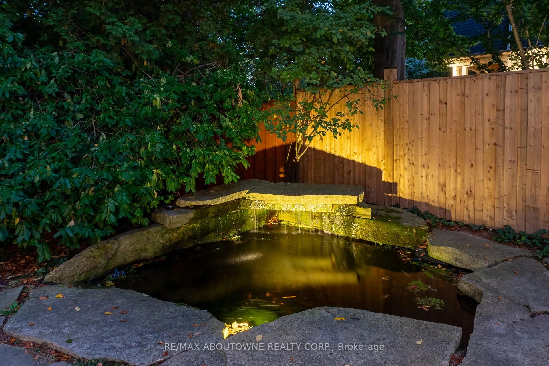 Photo 11 of 206 Rossmore Boulevard, Burlington, Roseland — HOMEH