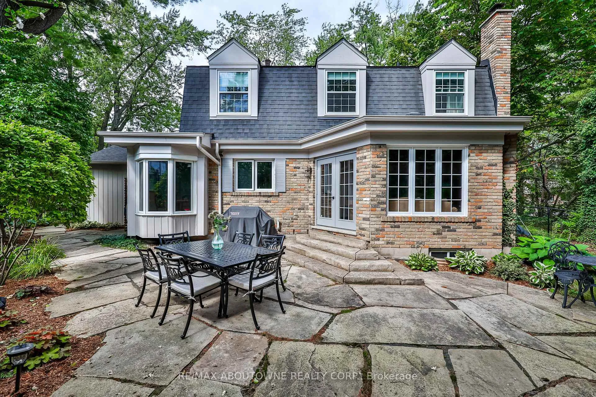 Photo 12 of 206 Rossmore Boulevard, Burlington, Roseland — HOMEH