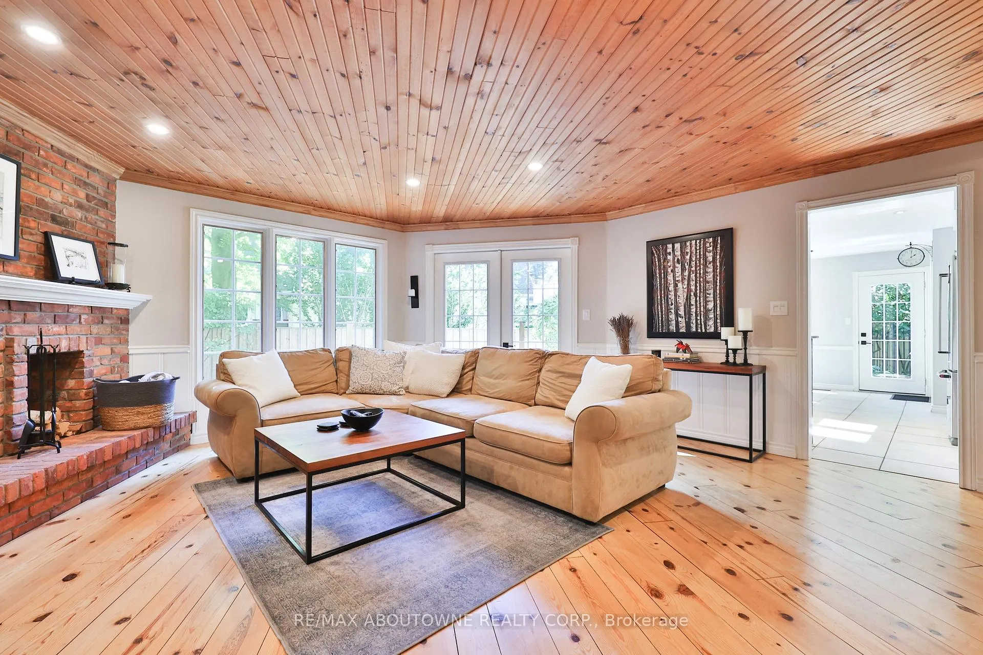 Photo 32 of 206 Rossmore Boulevard, Burlington, Roseland — HOMEH