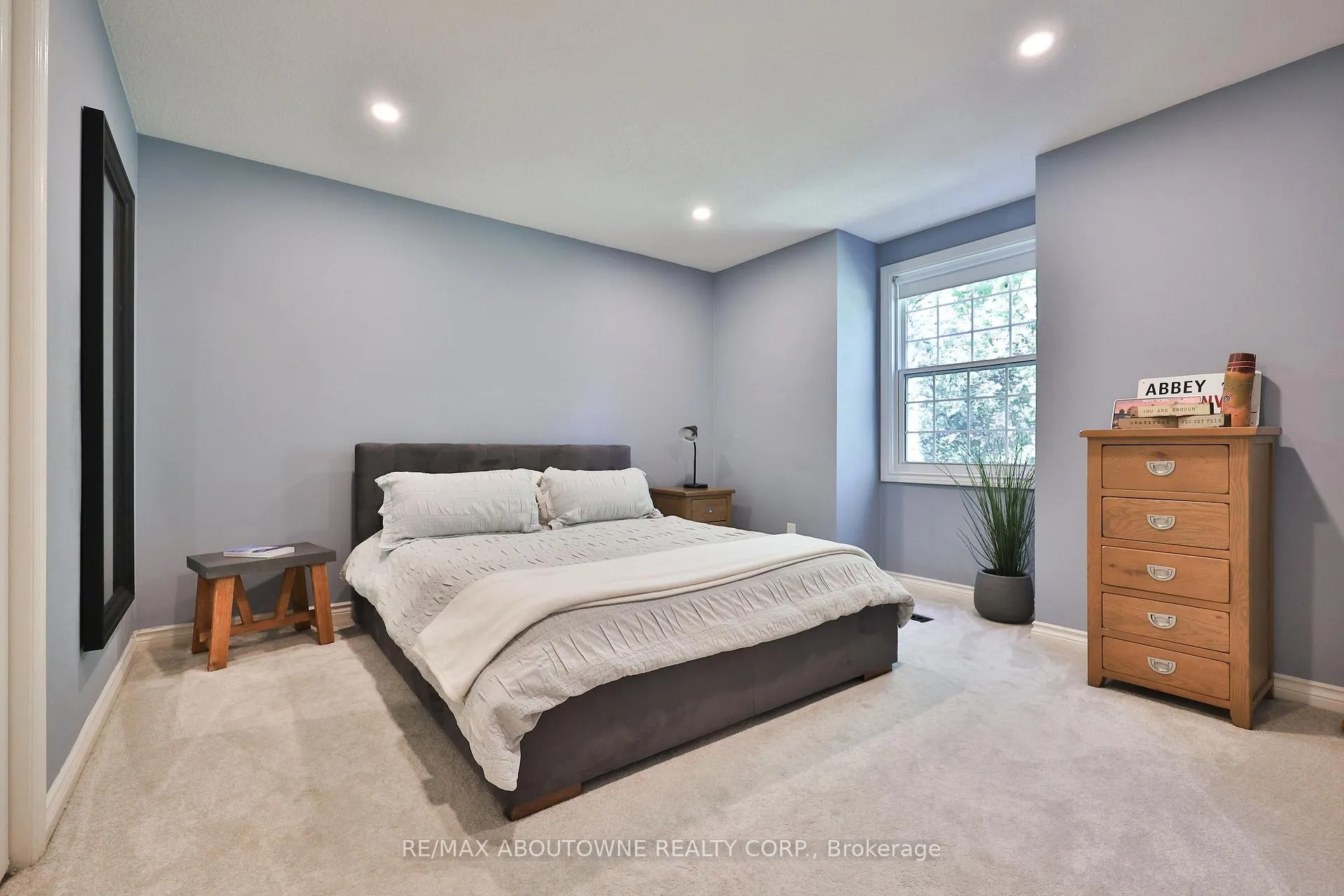 Photo 40 of 206 Rossmore Boulevard, Burlington, Roseland — HOMEH