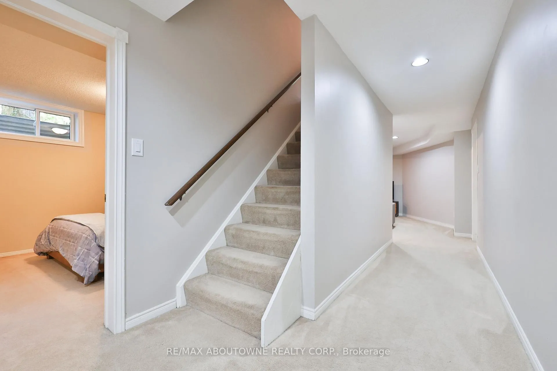 Photo 43 of 206 Rossmore Boulevard, Burlington, Roseland — HOMEH