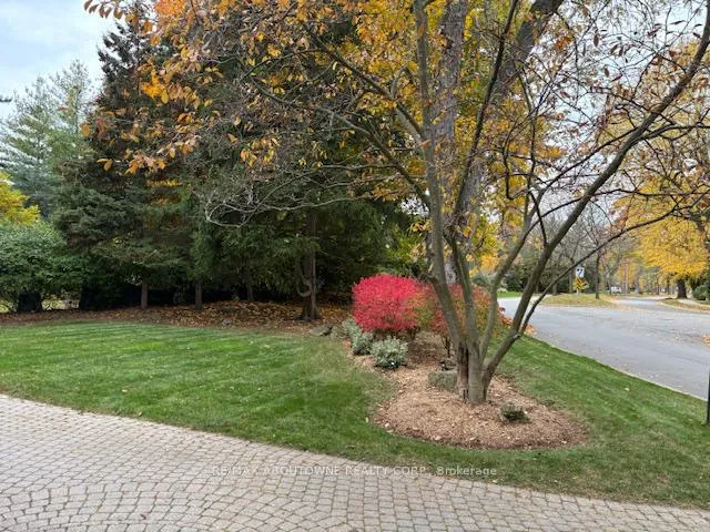 Photo 49 of 206 Rossmore Boulevard, Burlington, Roseland — HOMEH