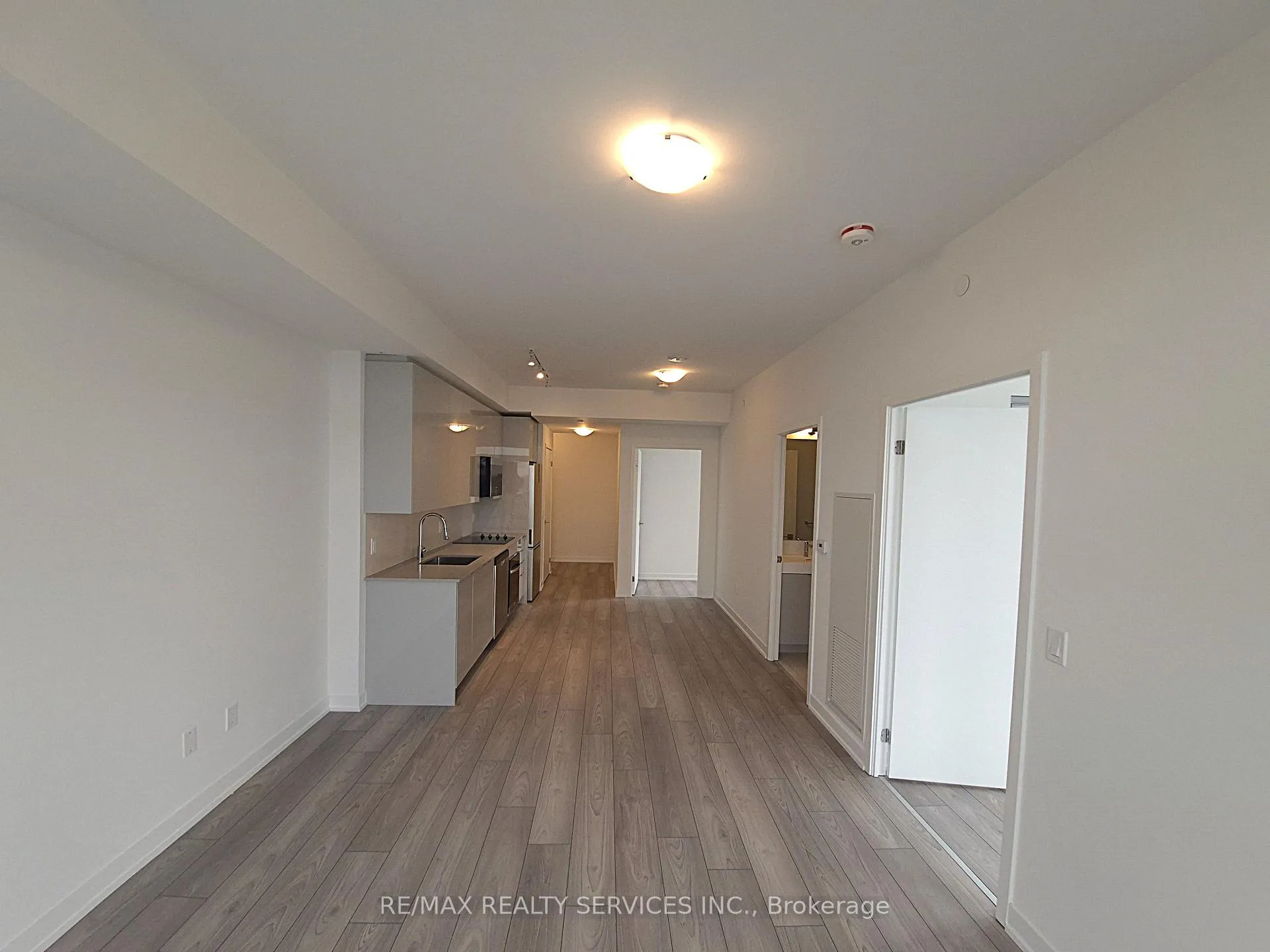 Photo 3 of Unit 2228, 498 Caldari Road, Vaughan, Concord — HOMEH
