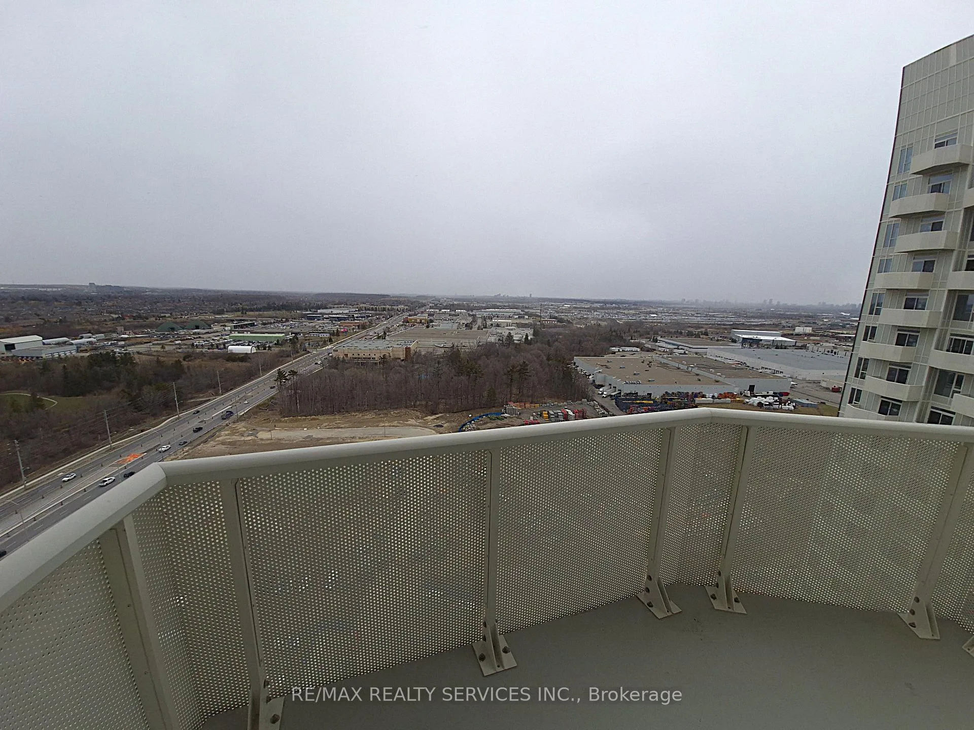 Photo 9 of Unit 2228, 498 Caldari Road, Vaughan, Concord — HOMEH