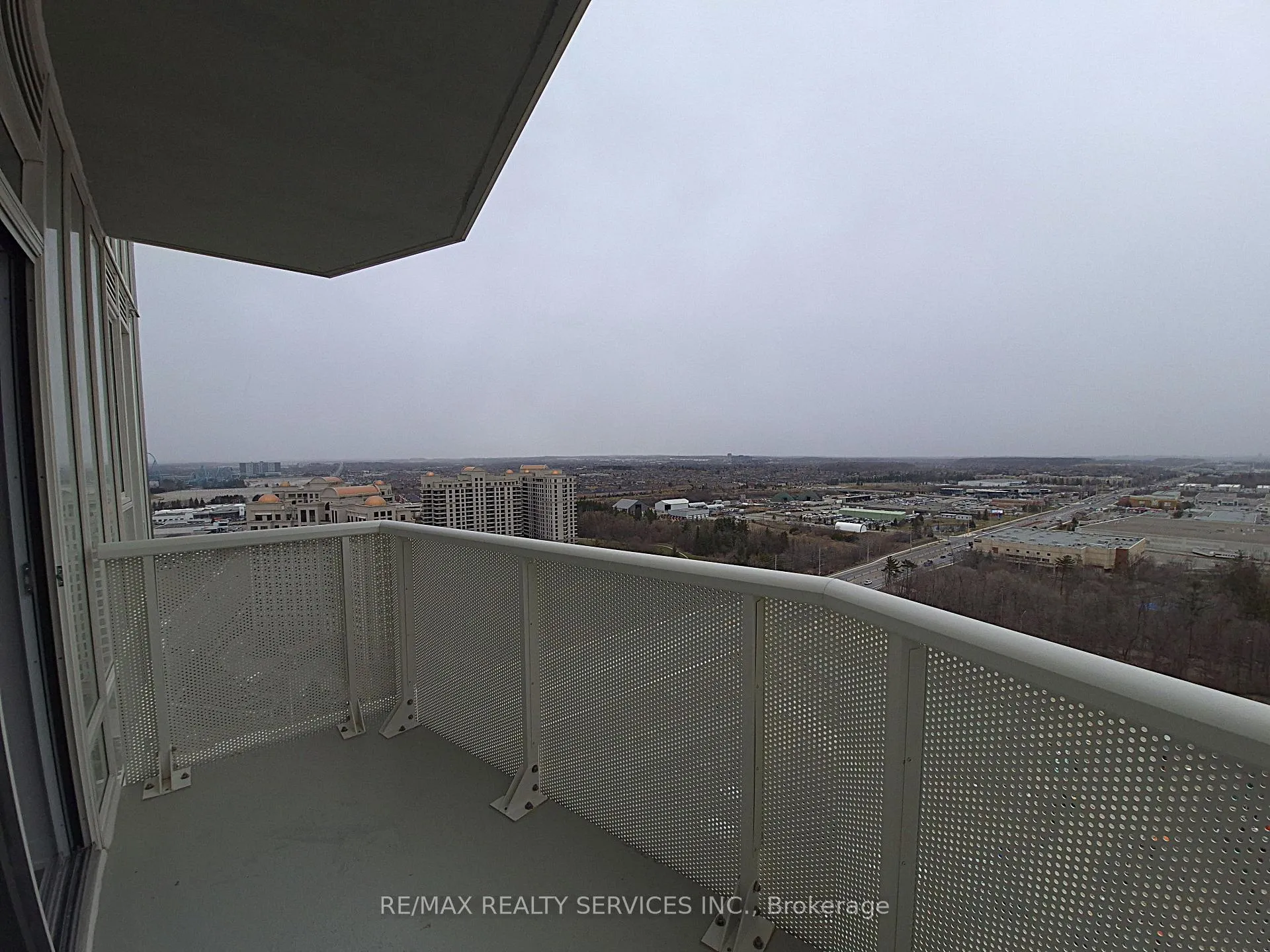 Photo 10 of Unit 2228, 498 Caldari Road, Vaughan, Concord — HOMEH
