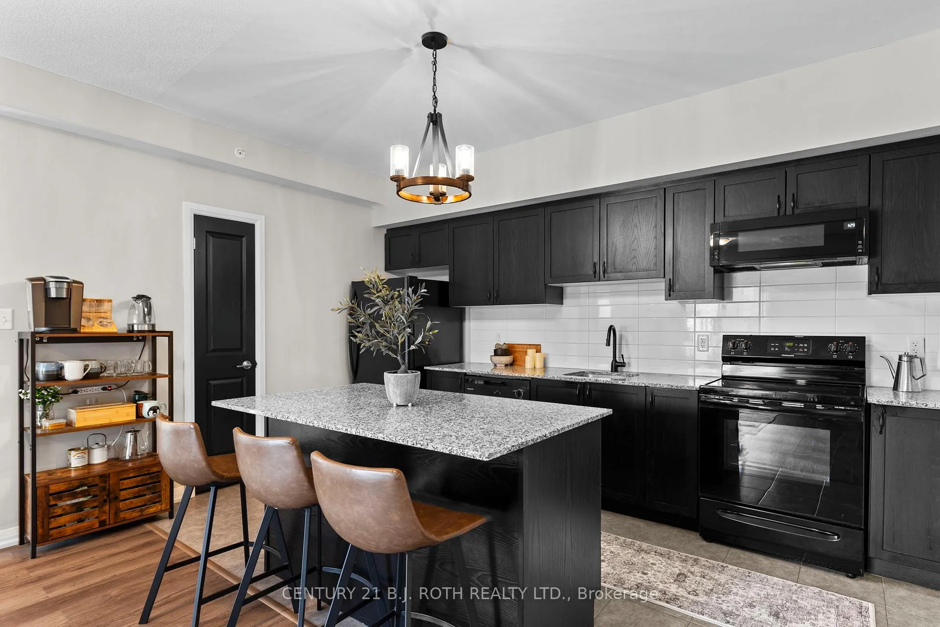 Photo 7 of Unit 301, 300 Essa Road, Barrie, 400 West — HOMEH