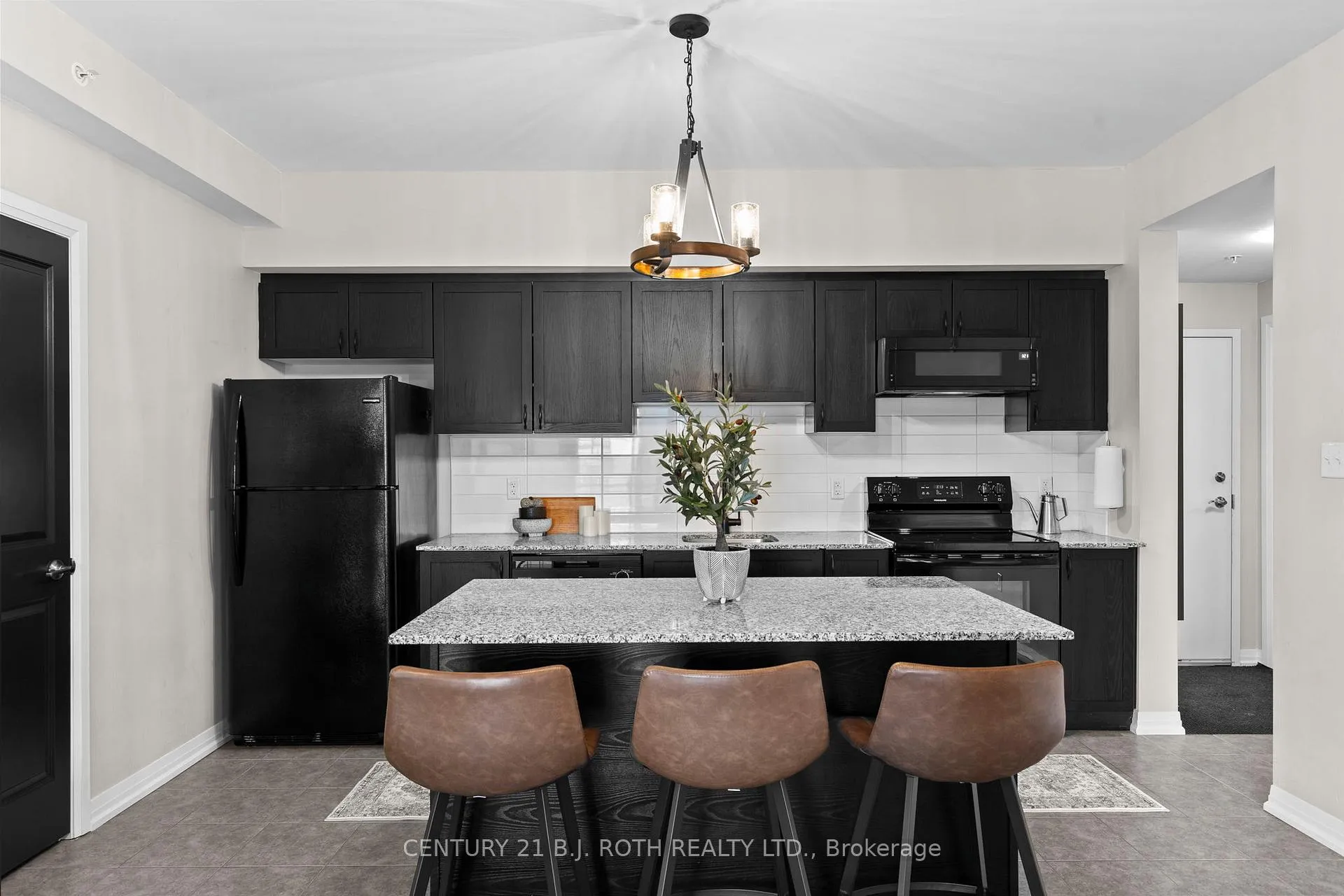Photo 8 of Unit 301, 300 Essa Road, Barrie, 400 West — HOMEH