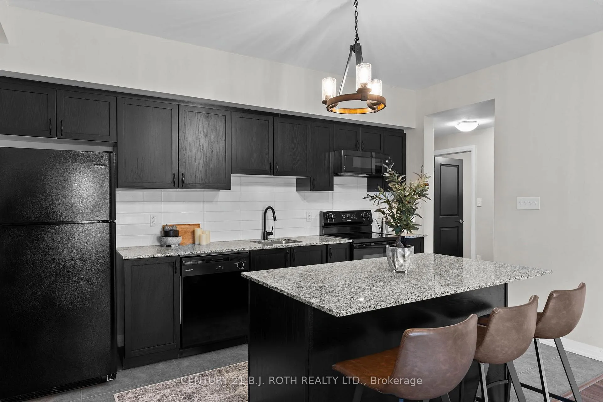 Photo 9 of Unit 301, 300 Essa Road, Barrie, 400 West — HOMEH