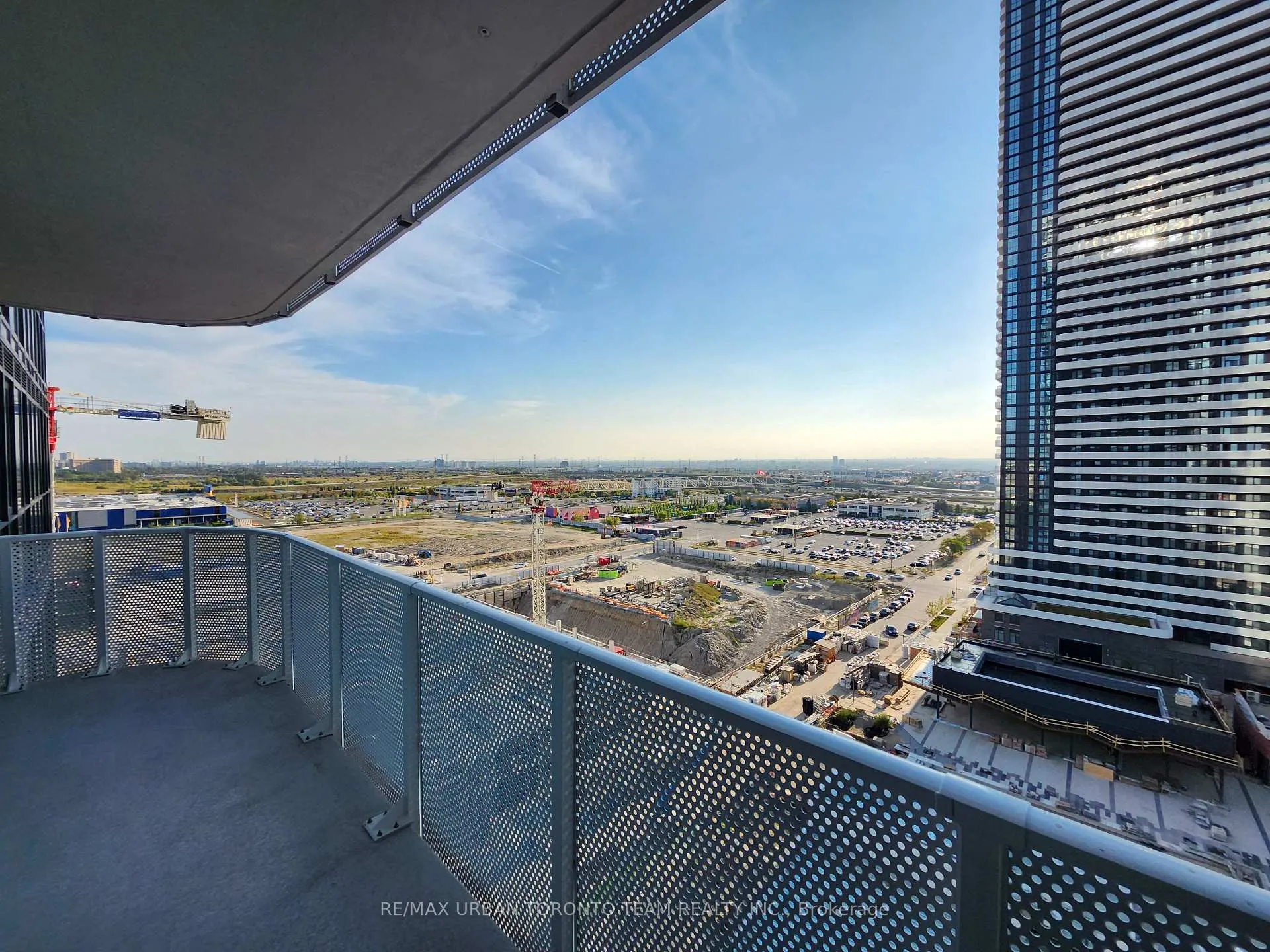 Photo 4 of Unit 1515, 28 Interchange Way, Vaughan, Vaughan Corporate Centre — HOMEH
