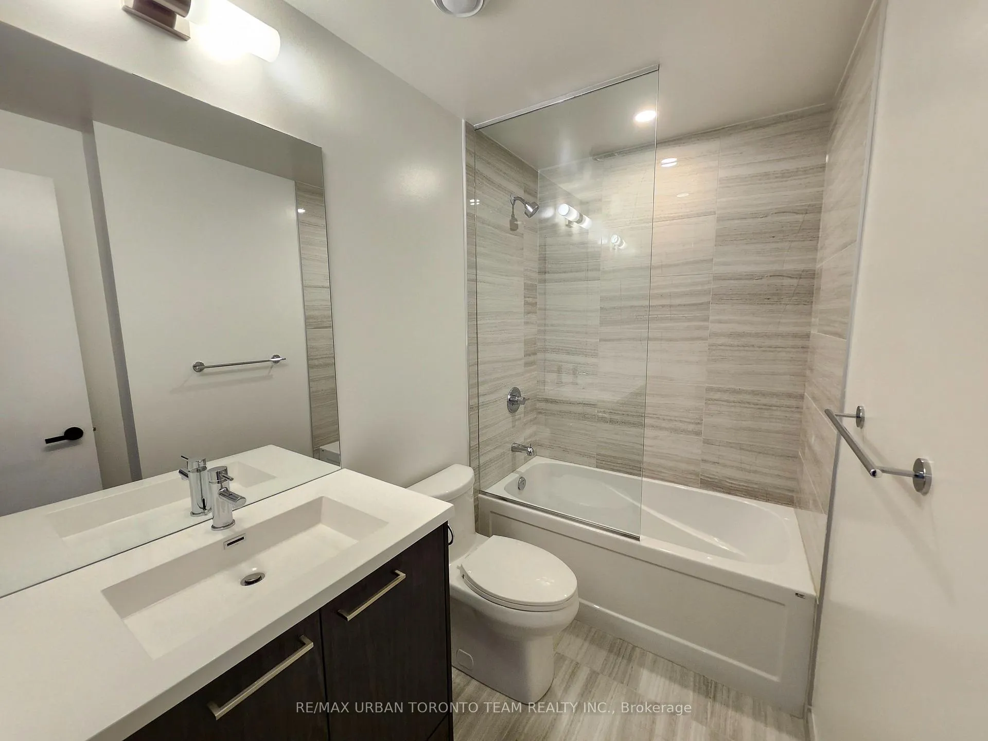Photo 8 of Unit 1515, 28 Interchange Way, Vaughan, Vaughan Corporate Centre — HOMEH