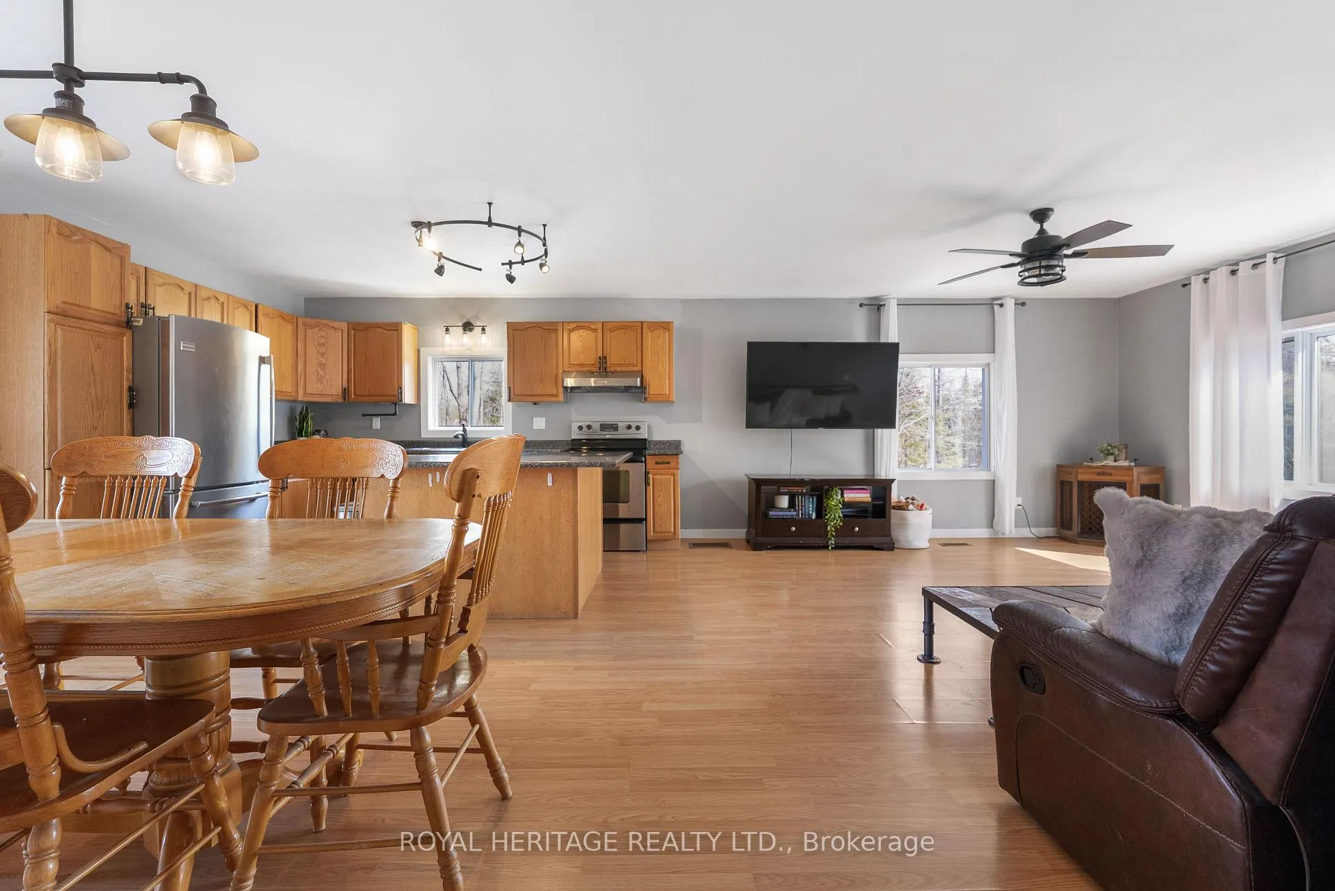 Photo 10 of 1702 County Rd 40, Douro-Dummer — HOMEH