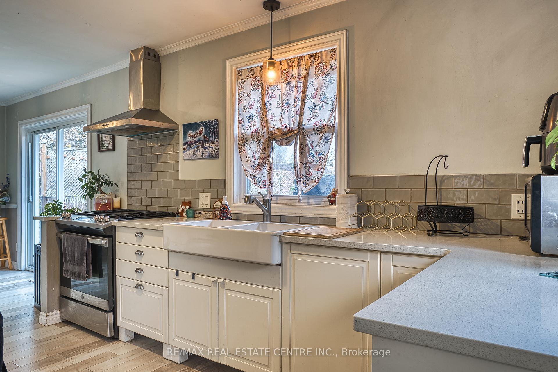 Photo 13 of 244 Cameron Street, Goderich, Goderich (Town) — HOMEH