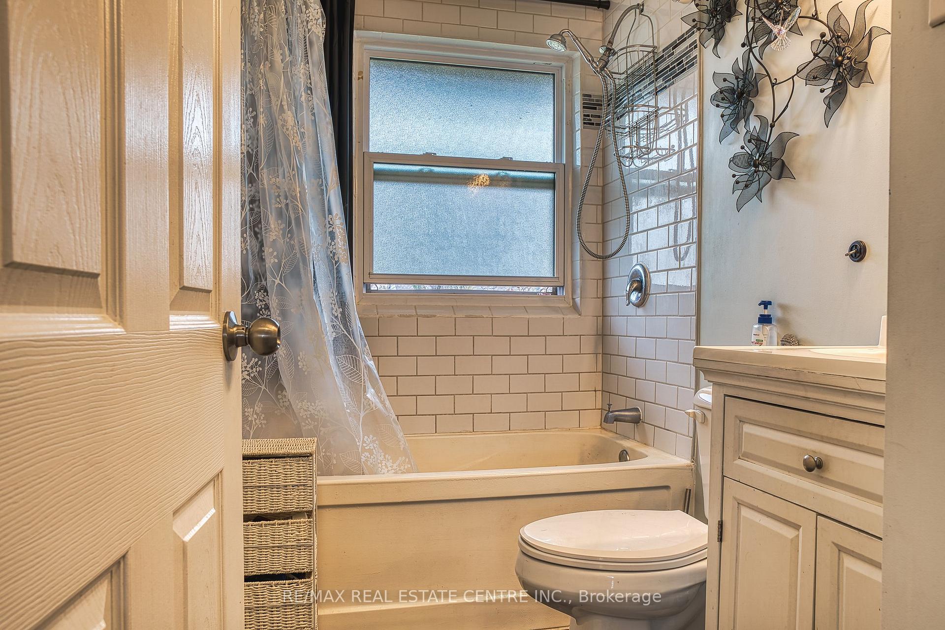 Photo 16 of 244 Cameron Street, Goderich, Goderich (Town) — HOMEH